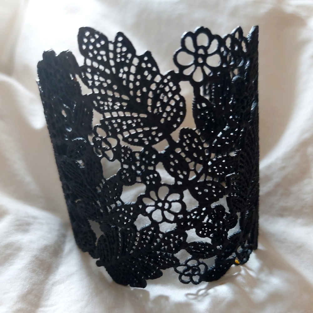 Stella & Dot lace cuff